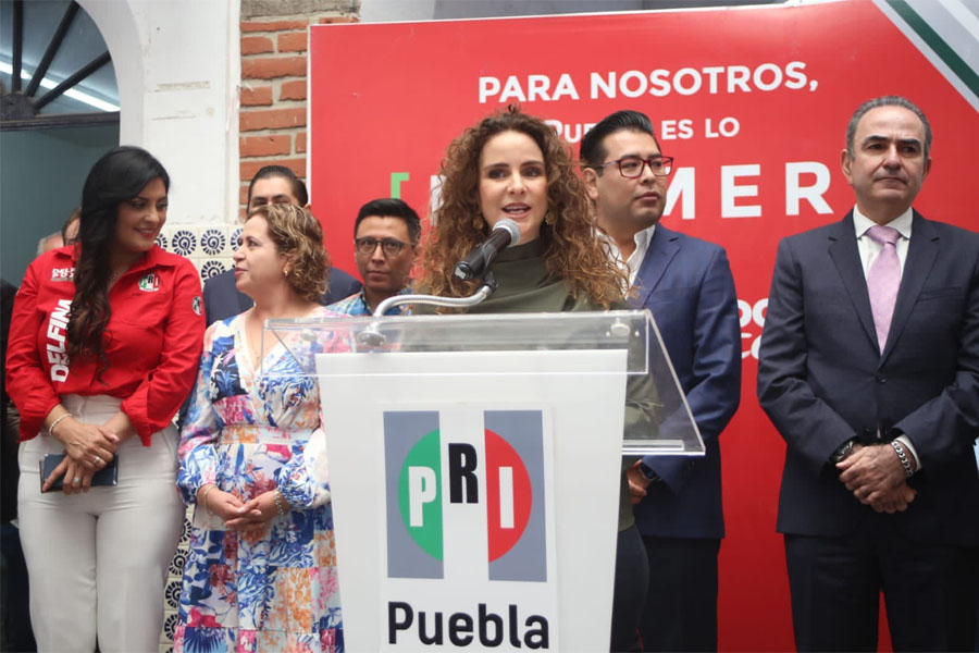 Recibe el PRI Puebla a Nancy de la Sierra