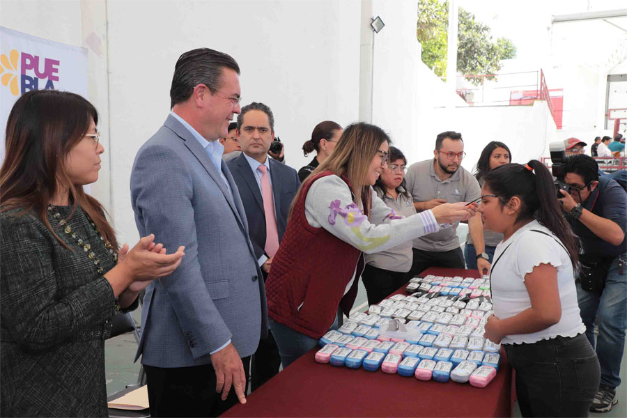 Con entrega de lentes, SEDIF beneficia a 149 niñas, niños y adolescentes