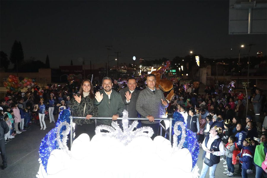 Con éxito se realizó Desfile de Reyes por las calles de la capital poblana