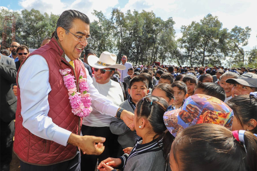 Educación, centro de las estrategias gubernamentales de Puebla: Sergio Salomón