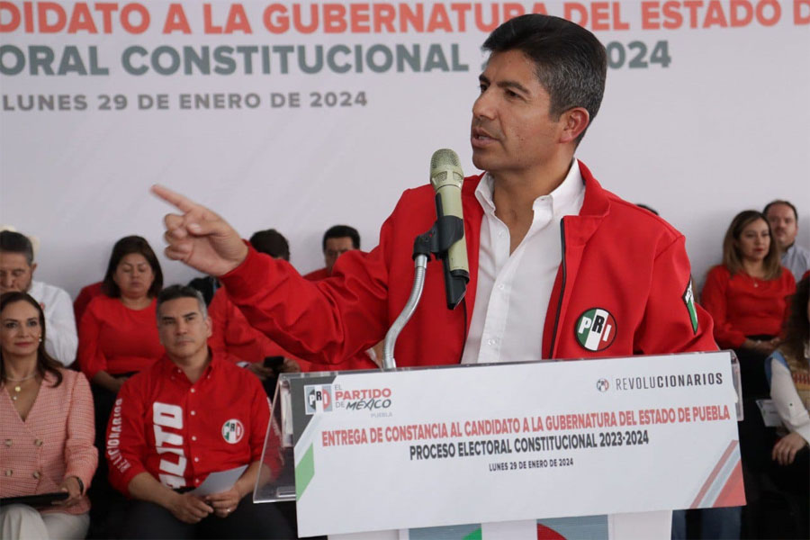 Tomó protesta Alejandro Moreno a Eduardo Rivera como candidato a la gubernatura de Puebla por el PRI