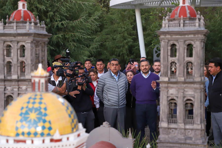 Puebla se vive y recorre en familia: Sergio Salomón, inaugura rehabilitación del “Paseo de Gigantes”