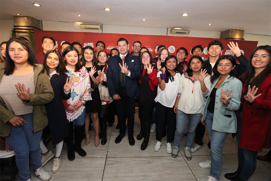 Armenta trabaja desde el Senado a favor de las juventudes