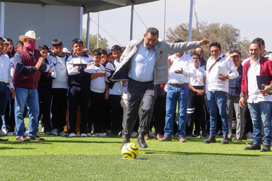 Realizó Sergio Salomón gira por cuatro municipios donde inauguró obras