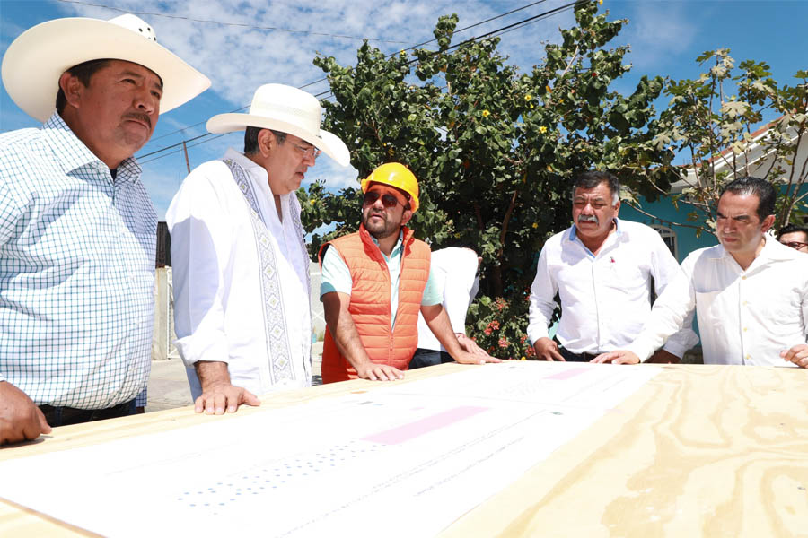 Supervisó Sergio Salomón reconstrucción de carretera en Tlapanalá