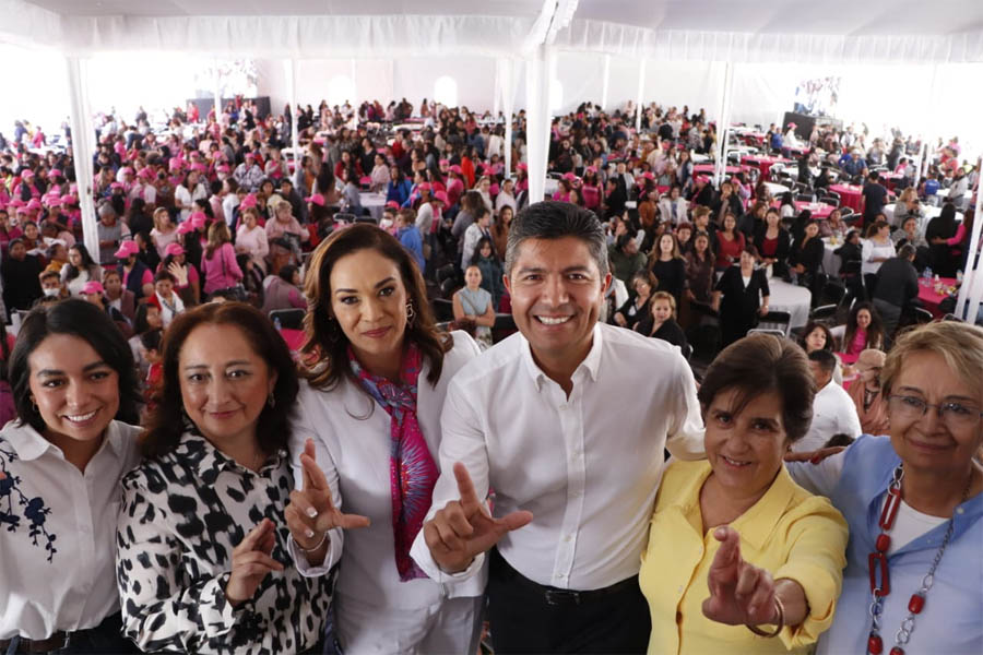 Asociaciones civiles reúnen más de tres mil mujeres en foro para hablar de la salud, economía y seguridad