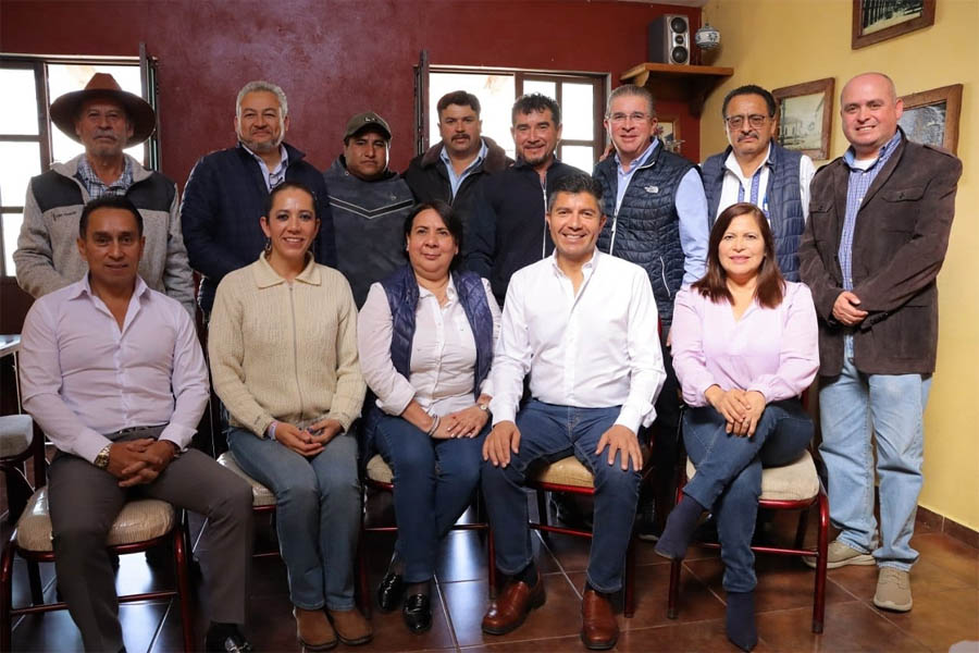 Lalo rivera se reúne con actores sociales de Zacatlán