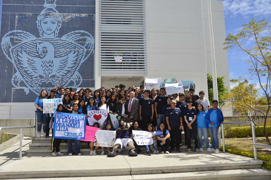 Celebra la Rectora Lilia Cedillo Ramírez el crecimiento de la Preparatoria Simón Bolívar en Atlixco