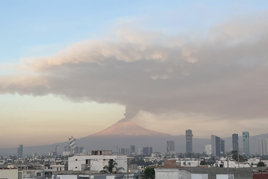 Pese a actividad del volcán y caída de ceniza se mantiene en Amarillo Fase 2