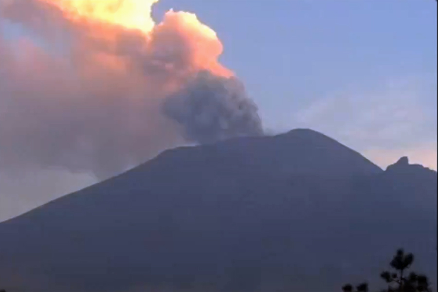 Afecta calidad del aire en Puebla caída de ceniza e incendios