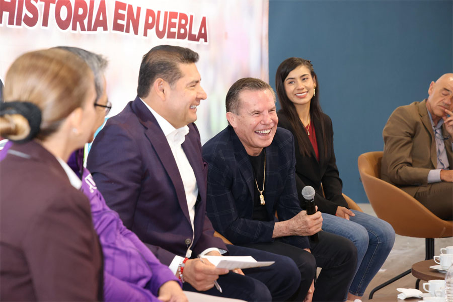 Con Julio César Chávez, la promotoría del deporte en Puebla está asegurada: Armenta