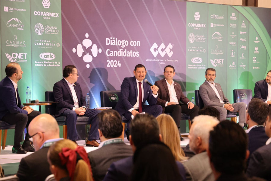 Armenta desmenuza el Plan Estatal 2024-2030 ante empresarios del CCE