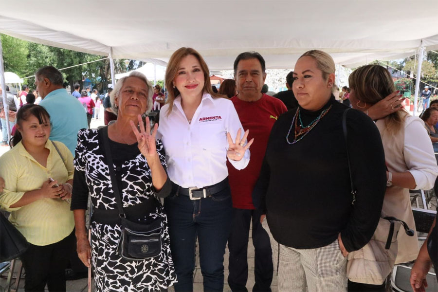 Participa Ceci Arellano en encuentro sobre valores familiares en la Junta Auxiliar de la Libertad