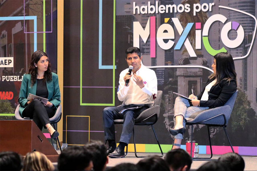 Presenta Lalo Rivera sus propuestas ante universitarios en el Foro “Hablemos por México”