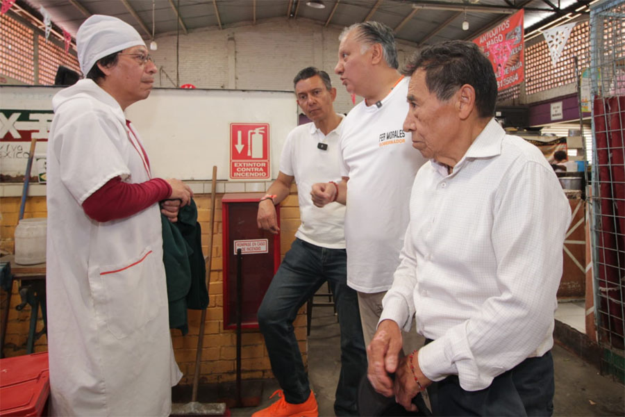 Fer Morales visita el mercado de "Mayorazgo”