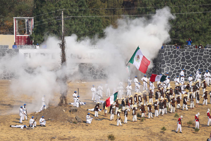 Asistió gobernador a escenificación de la Batalla del 5 de Mayo