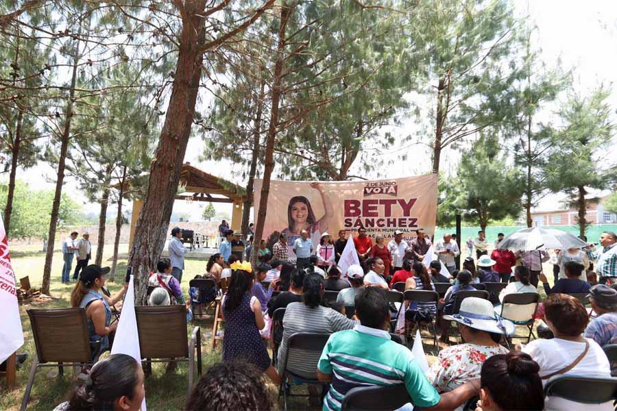 La gente en Cuatilulco da su respaldo a Bety Sánchez: “Es nuestra mejor opción”