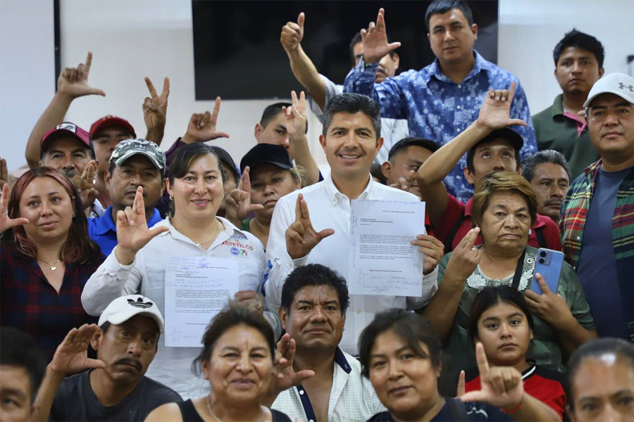 Lalo Rivera reitera compromiso y respeto con artesanos pirotécnicos poblanos