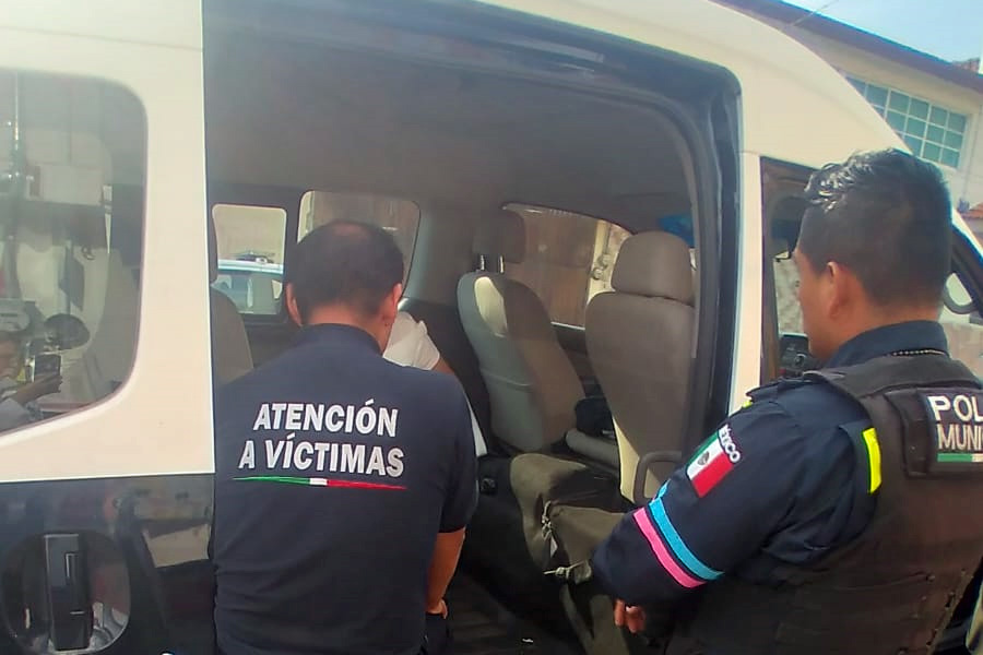 Policías municipales de Puebla salvaron a mujer de suicidarse