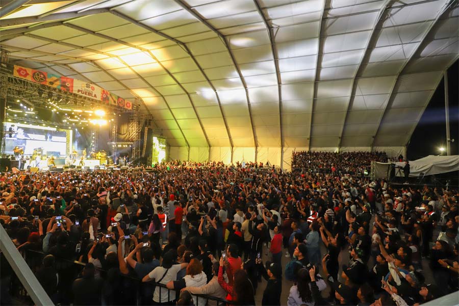 Noche de rap en Feria de Puebla con Santa Fe Klan