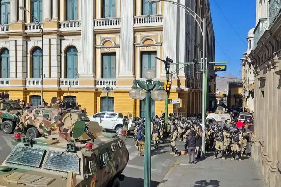 Militares dan golpe de Estado en Bolivia