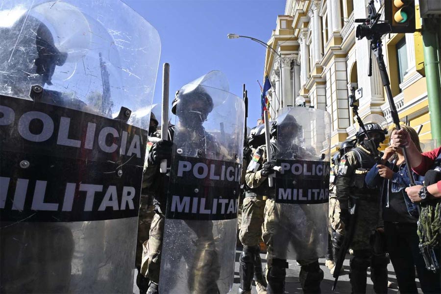 Militares dan golpe de Estado en Bolivia