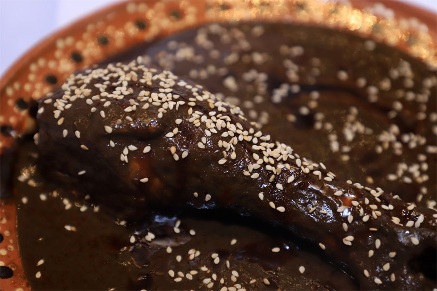 Feria del Mole de Calpan impulsa a cocineras tradicionales