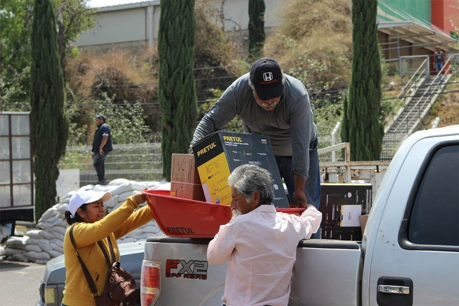 Ayuntamiento entrega apoyo a emprendedores del campo