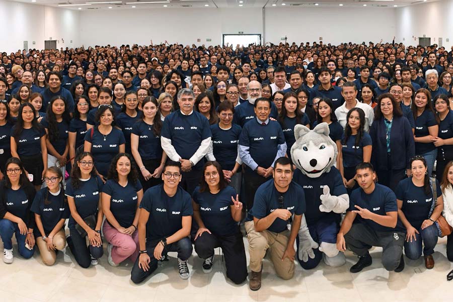 Recibe BUAP a estudiantes del Programa Delfín