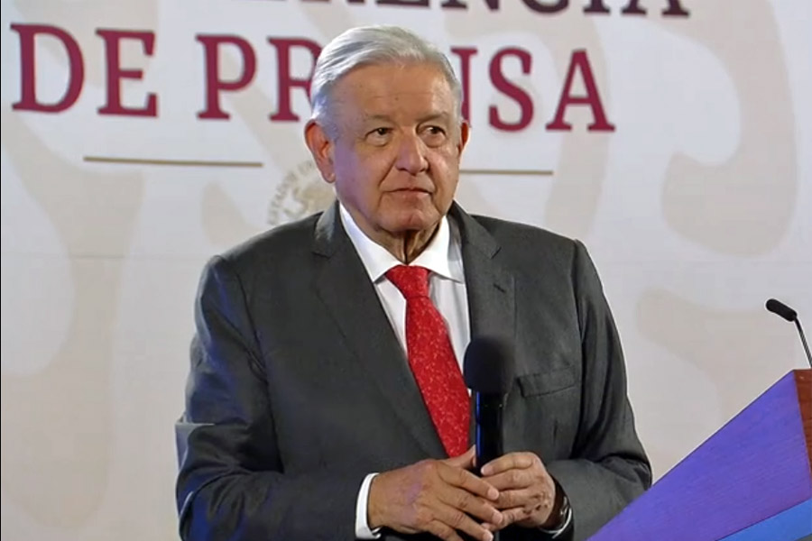 López Obrador acusa a Ken Salazar de injerencismo por reforma