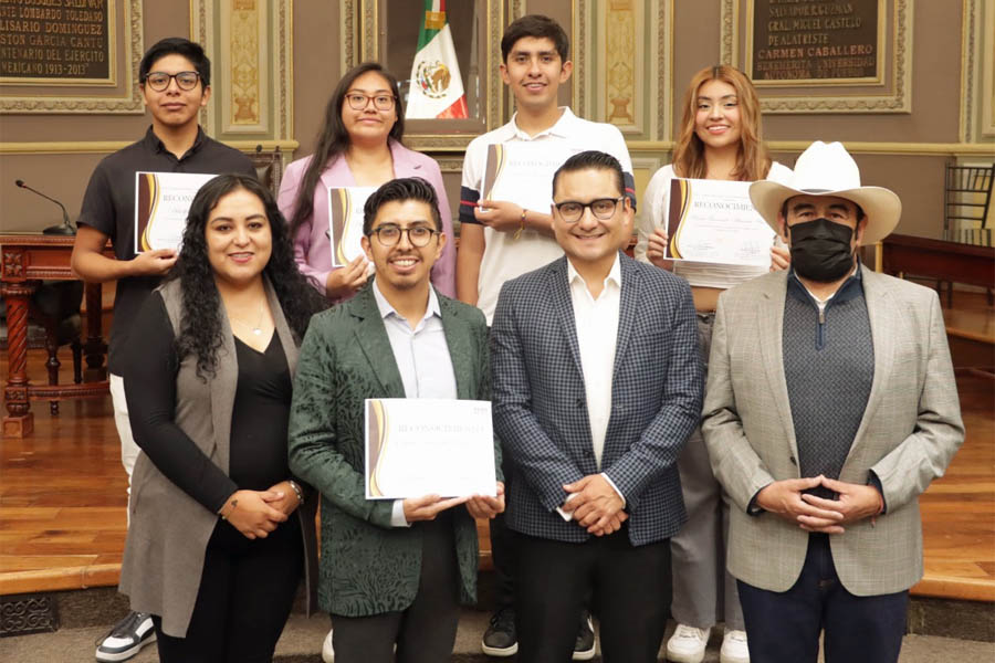 Comisión de Juventud del Congreso reconoce a danzantes