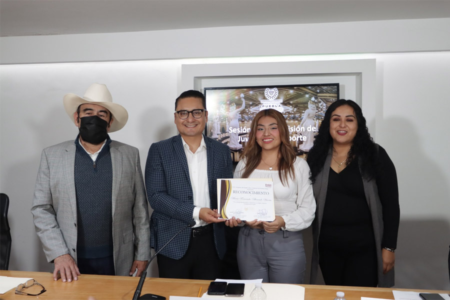 Comisión de Juventud del Congreso reconoce a danzantes