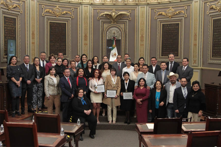 Entrega Congreso Medalla “Ángeles Espinosa Yglesias”