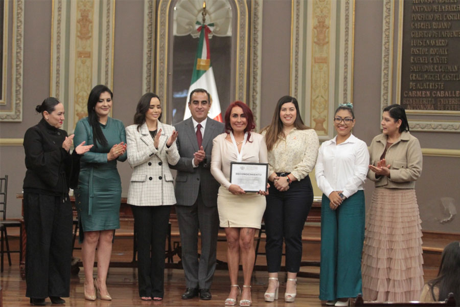 Entrega Congreso Medalla “Ángeles Espinosa Yglesias”