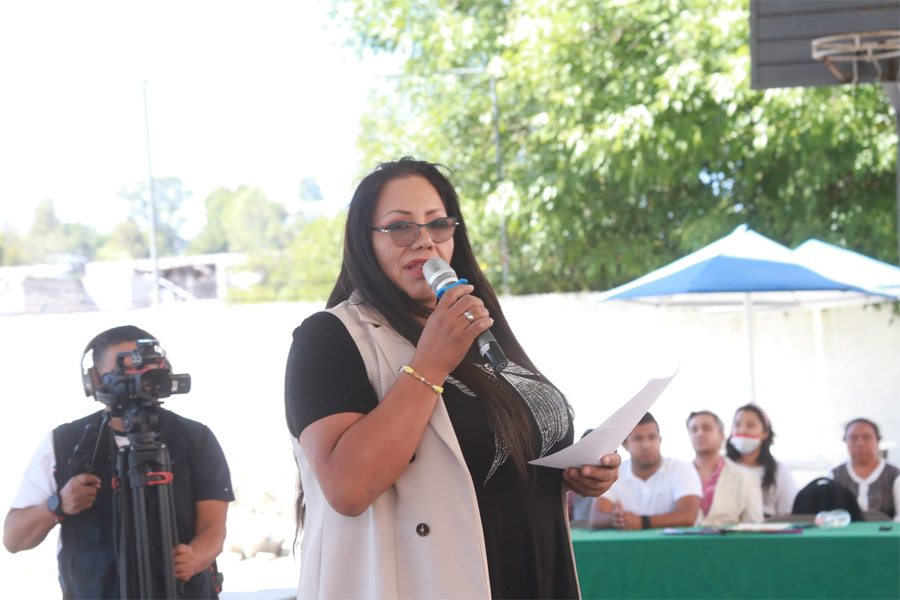 Entregó Gabriela Chumacero apoyos de Obra Comunitaria