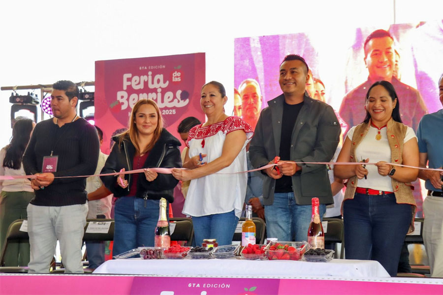 Inauguró Laura Artemisa Feria de las Berries en Huejotzingo